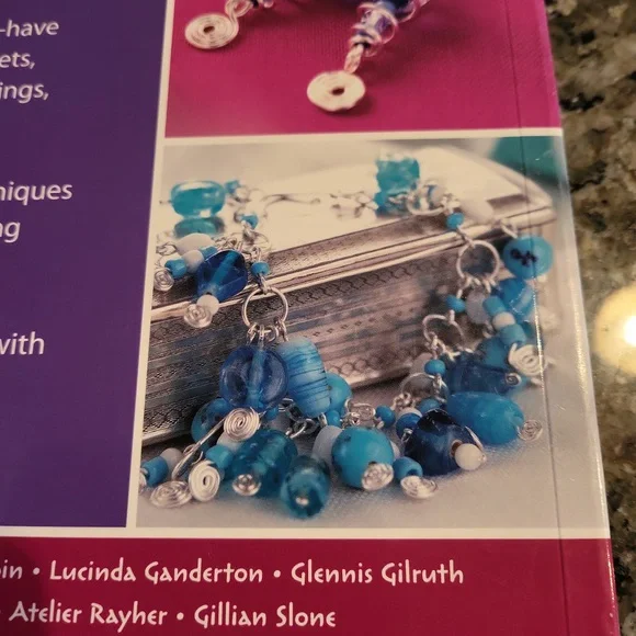 SOLD - 3/$25 ✨️ Set of 2 Beaded Jewelry Books - Picture 6 of 13